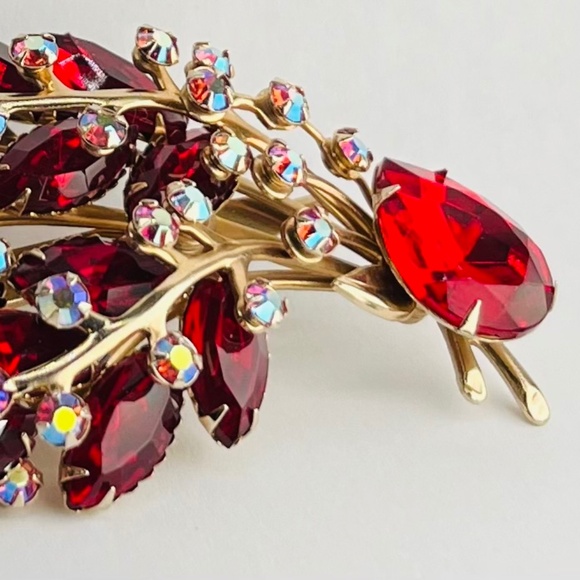 Vintage Red, and A.B. Gold Tone, Large Floral/Leaf Spray Brooch. - Picture 2 of 10